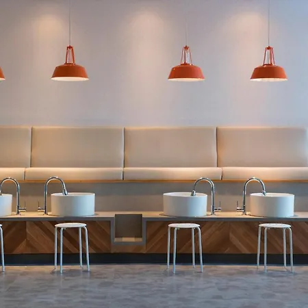 Courtyard By Marriott Calgary South-2
